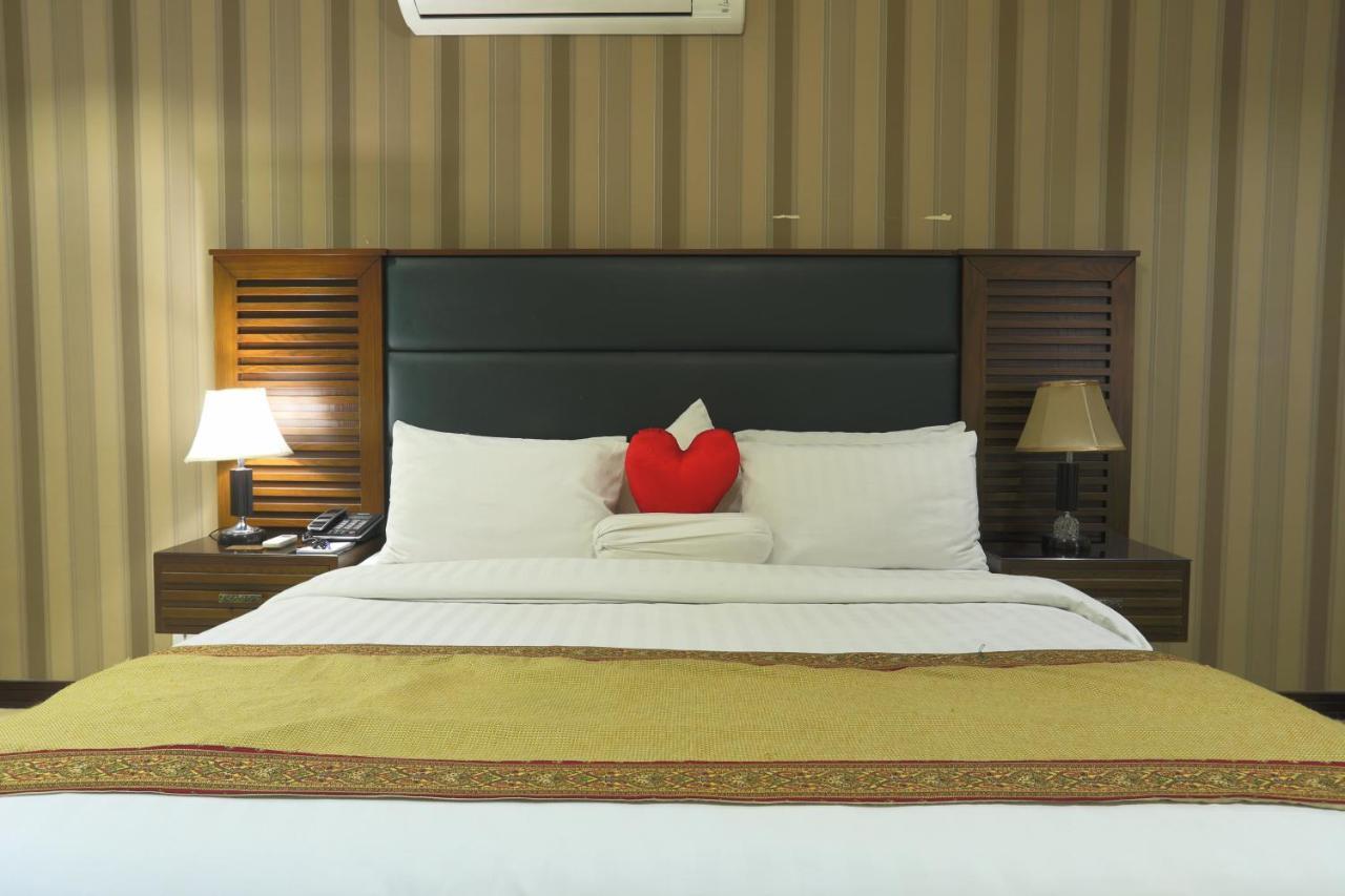 Rachna Hotel Gujranwala Екстер'єр фото